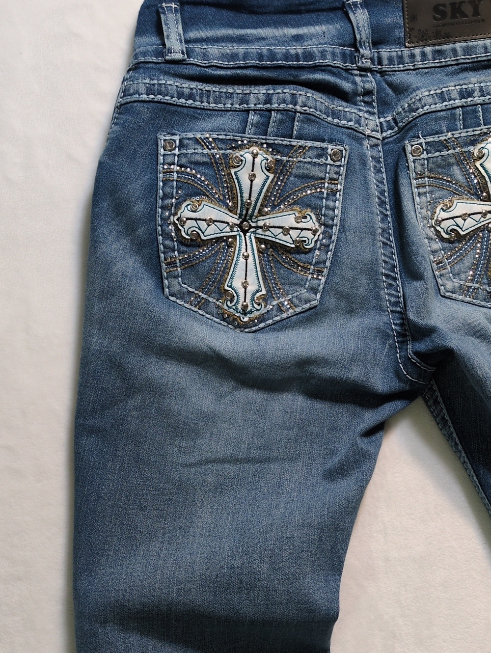 Sky Premium Collection Cross Pocket Rhinestone Bootcut Jeans Size 7/8 - Picture 9 of 16